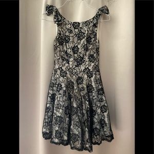Way-In clothing company lace dress